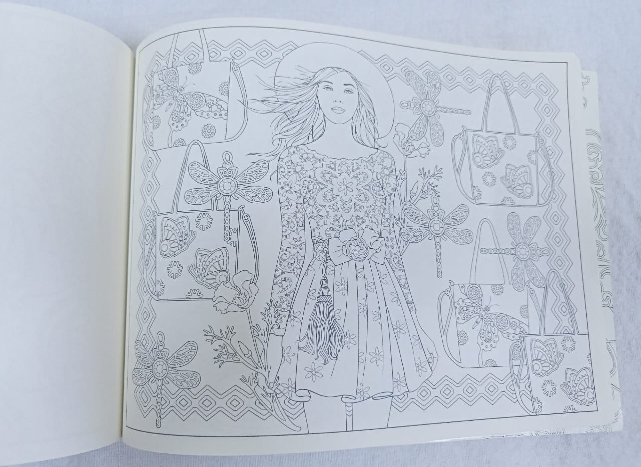 Fashion Art Escapes Colouring Book