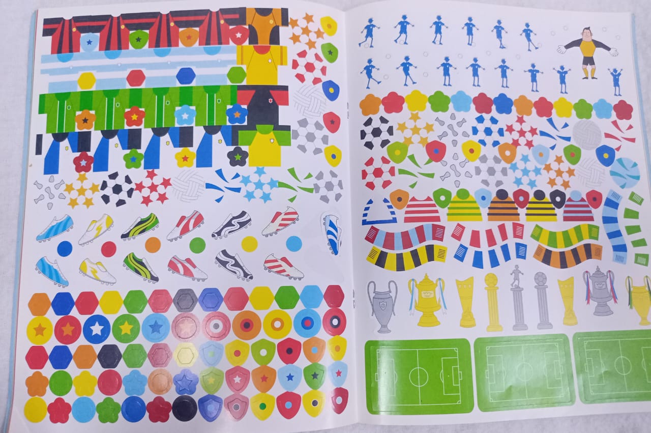 FOOTBALL THING TO MAKE AND DO (USBORNE)